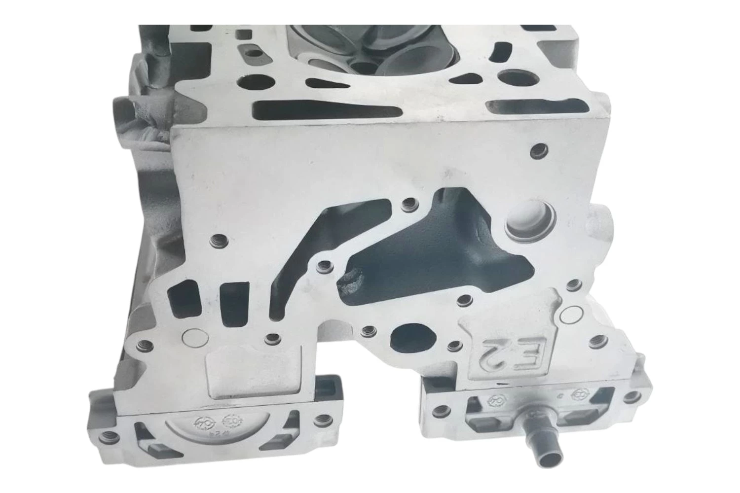Cylinder head 0200Z5 (C267AB)
