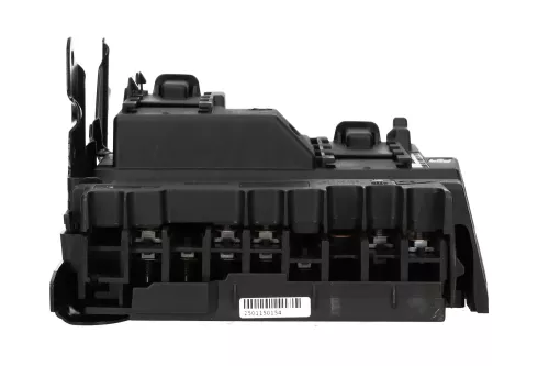  C122EN - ENGINE COMPARTMENT FUSE BOX/BGPA JL09-00 JL0900 (C122EN)