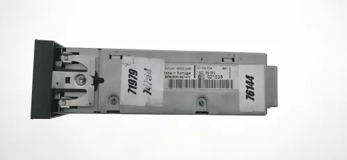  C105EG - CHANGER (CAN) IS LOCATED UNDER RADIO IN DASHBOARD/ (C105EG)