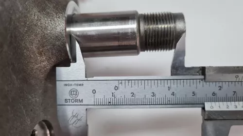 C81UC - BEARING STUD SCREWED + HUB(517623) + BEARING(374874 E268512)