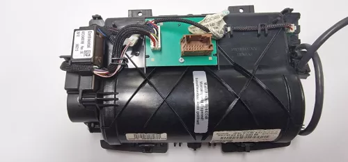  C240EQ - NAVIGATION FLIP SCREEN/ CONTINENTAL VDO/ RNEG SYSTEM/ (C240EQ)
