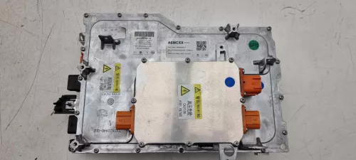 OBC BATTERY CHARGER ABOVE ELECTRIC MOTOR/ ON-BOARD CHARGER/